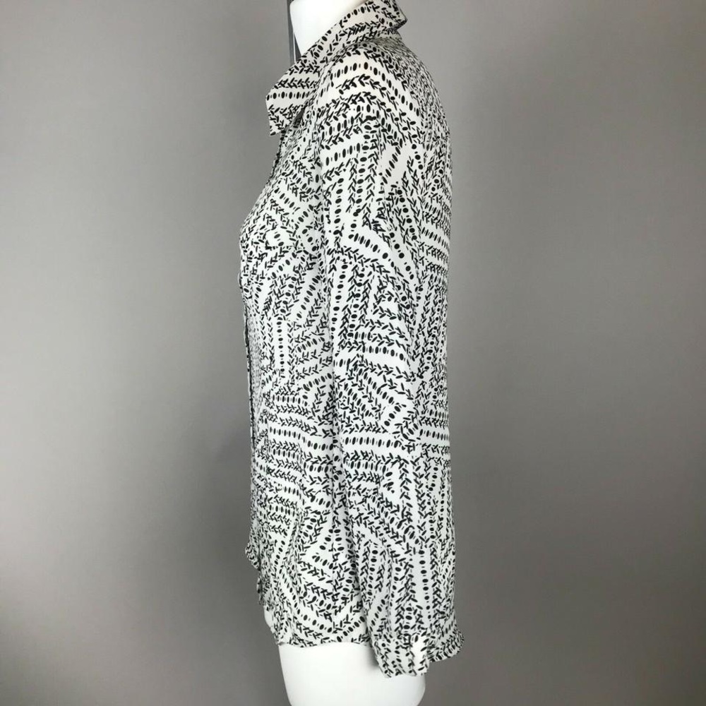 Cabi Black & White Stitch Print Split Back Top M - image 7